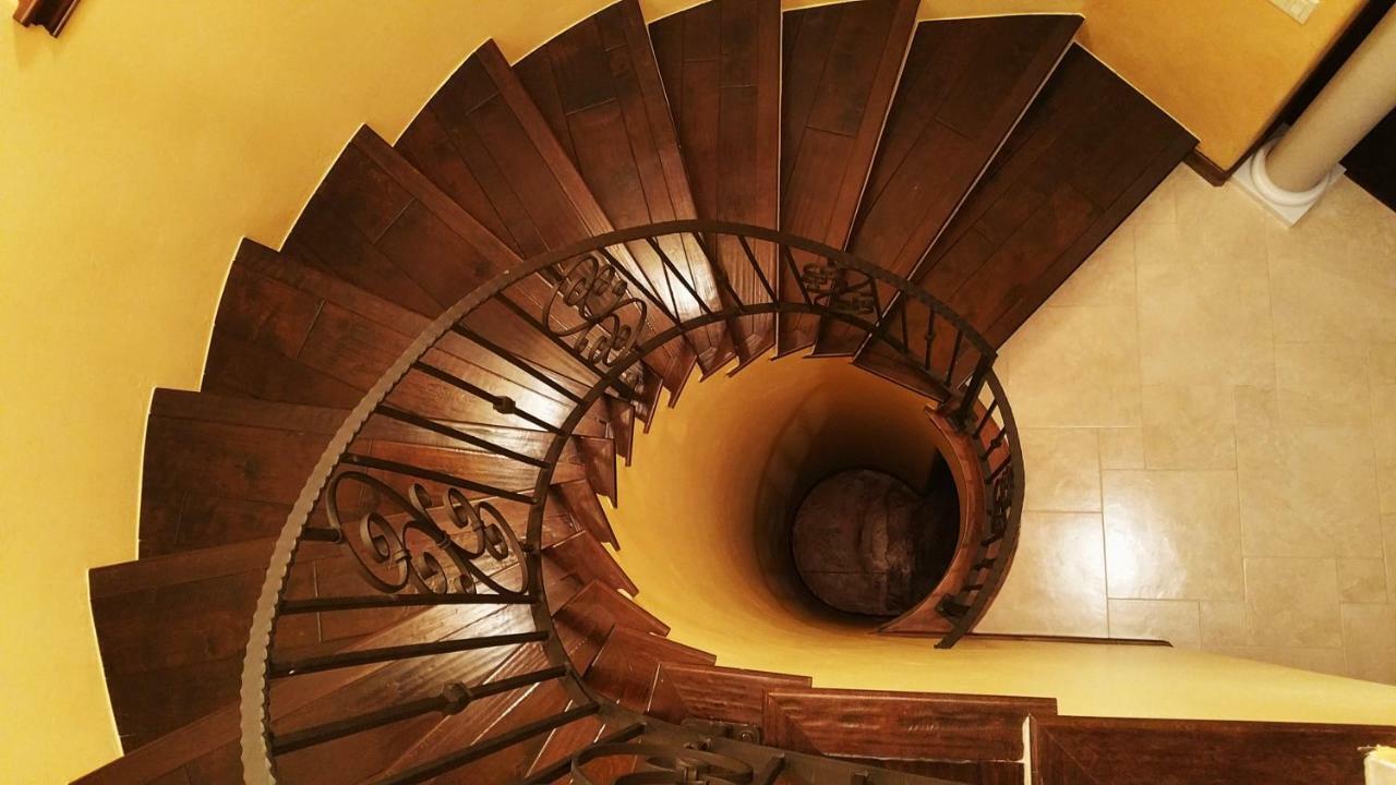 Chateau du Pikes Peak, a Tuscany Retreat Colorado Springs Bagian luar foto