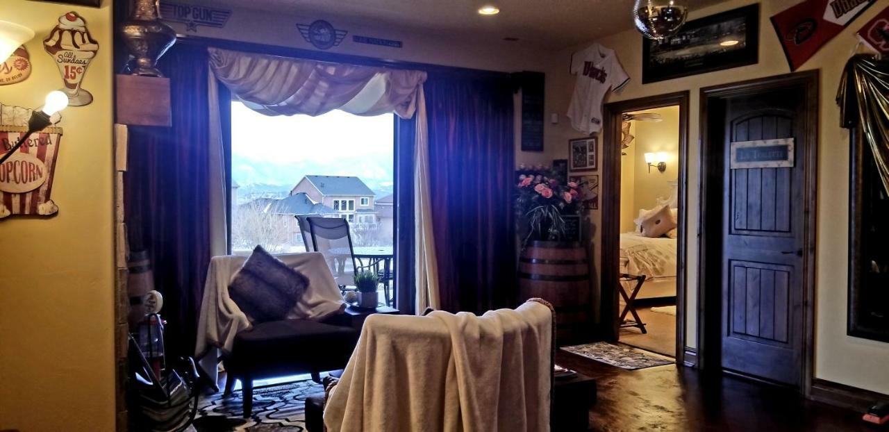 Chateau du Pikes Peak, a Tuscany Retreat Bed & Breakfast Colorado Springs Bagian luar foto